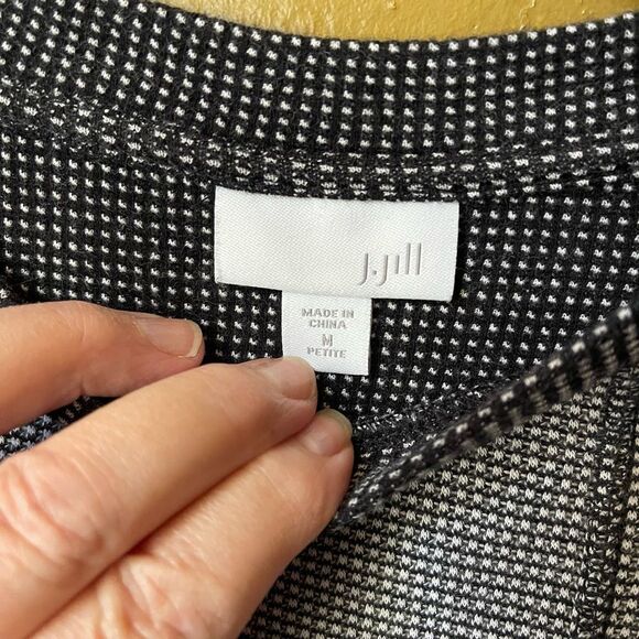J.Jill size PM knit loose fit scoop neck knit top or sweater. - Picture 6 of 10